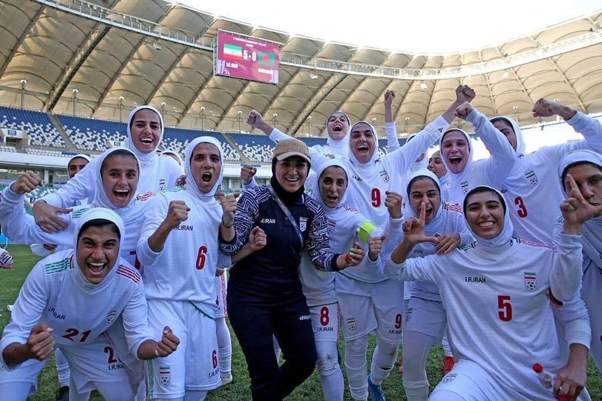 ایراندوست: حمایت فدراسیون فوتبال از تیم ملی بانوان استثنایی است
