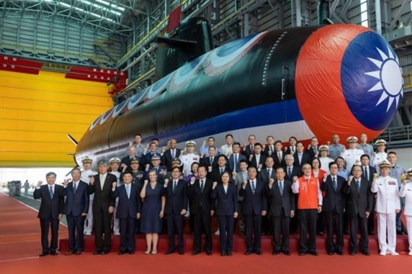 تایوان از اولین زیردریایی بومی خود با هدف مقابله با چین رونمایی کرد